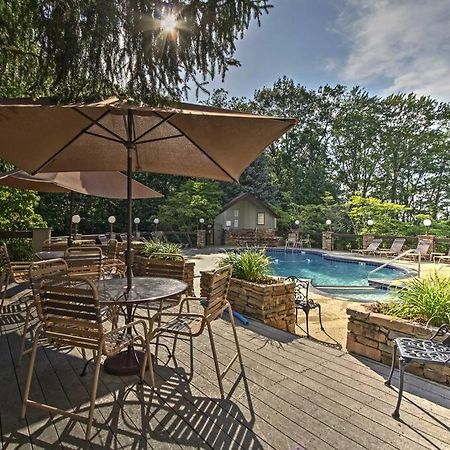 Lux Retro Getaway W/ Ober & Smoky Mtn Views! Villa Gatlinburg Ngoại thất bức ảnh